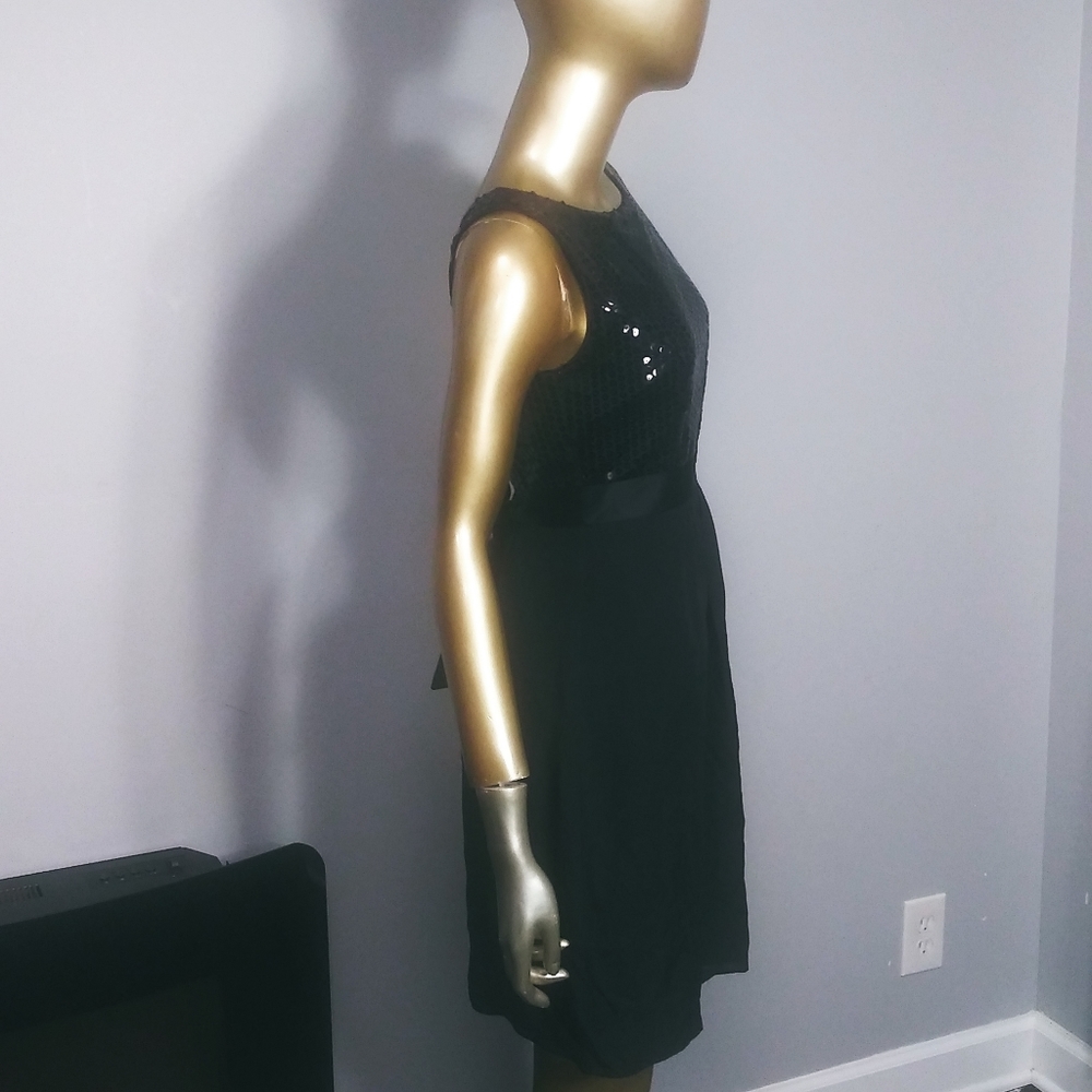 Thorn sequins silk open back black dress - Picture 7 of 8